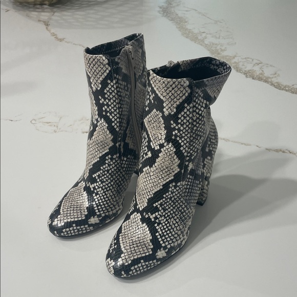 Aldo Shoes - Aldo Snakeskin Pattern Ankle Boots | 6